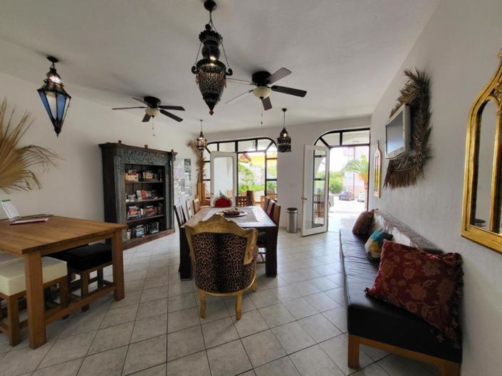 Image No.6-19 Bed Property for sale