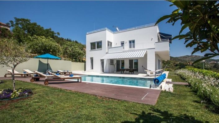 Image No.2-4 Bed Property for sale