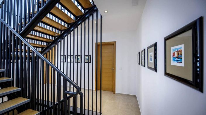 Image No.21-4 Bed Property for sale