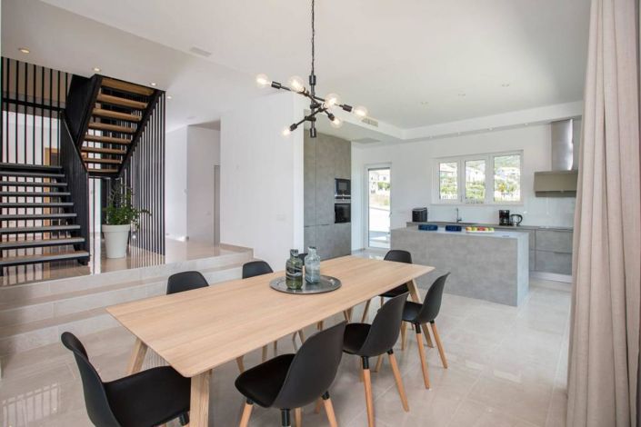 Image No.24-4 Bed Property for sale