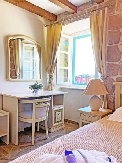 Image No.15-4 Bed Property for sale