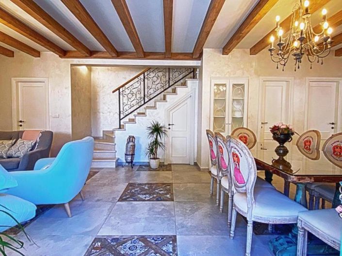 Image No.6-4 Bed Property for sale