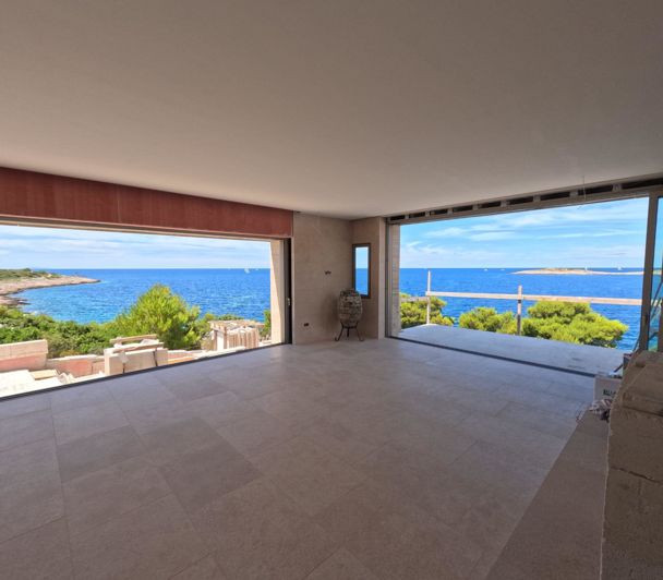 Image No.4-4 Bed Property for sale