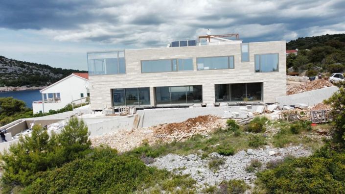 Image No.8-4 Bed Property for sale