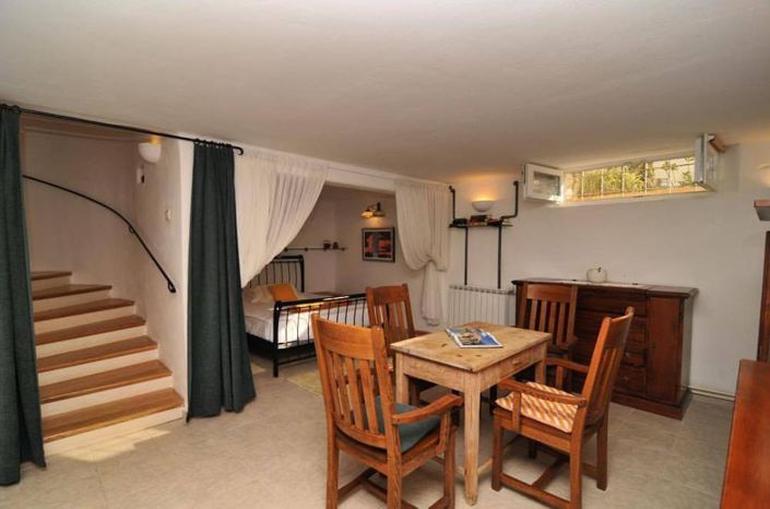 Image No.19-3 Bed Property for sale