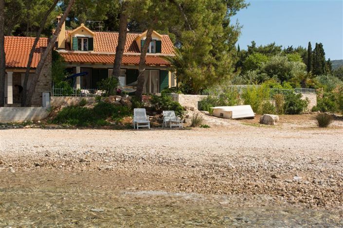 Image No.3-3 Bed Property for sale