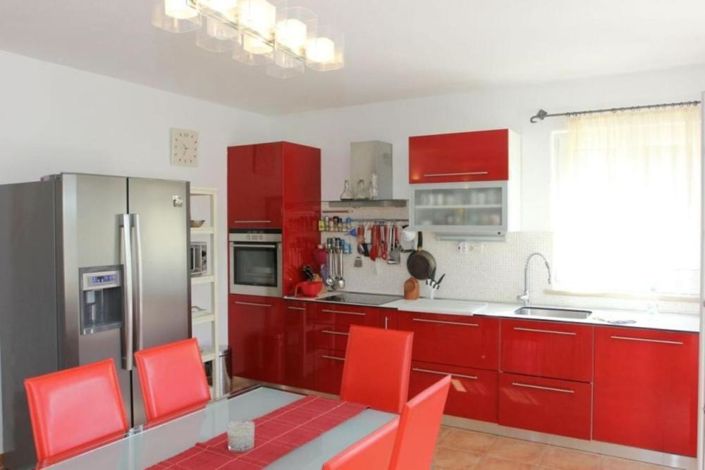 Image No.13-4 Bed Property for sale