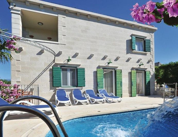 Image No.2-4 Bed Property for sale