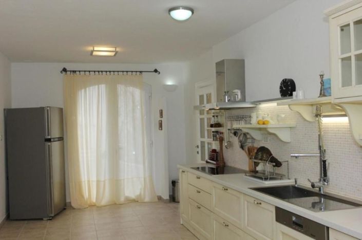 Image No.22-4 Bed Property for sale