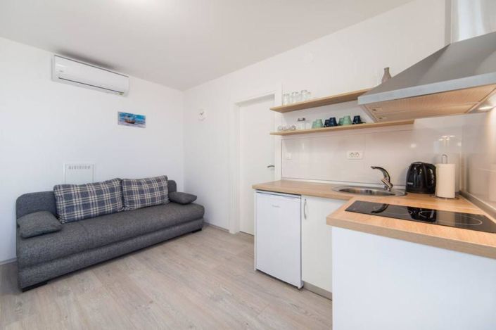 Image No.21-17 Bed Property for sale