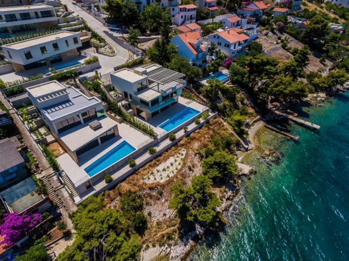 Image No.20-4 Bed Property for sale