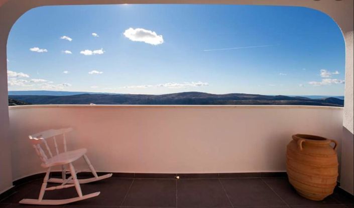 Image No.10-6 Bed Property for sale