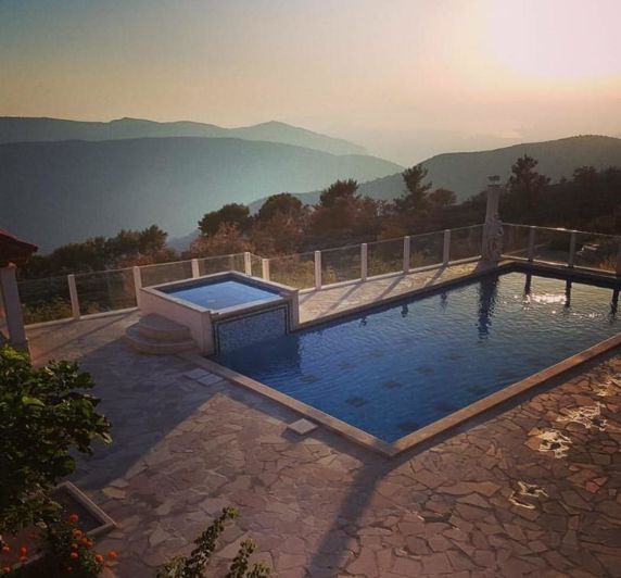 Image No.23-6 Bed Property for sale