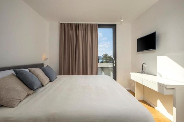 Image No.23-3 Bed Property for sale