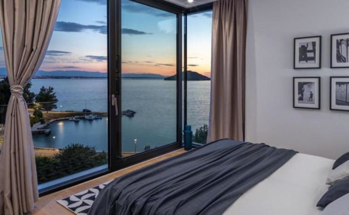 Image No.7-3 Bed Property for sale