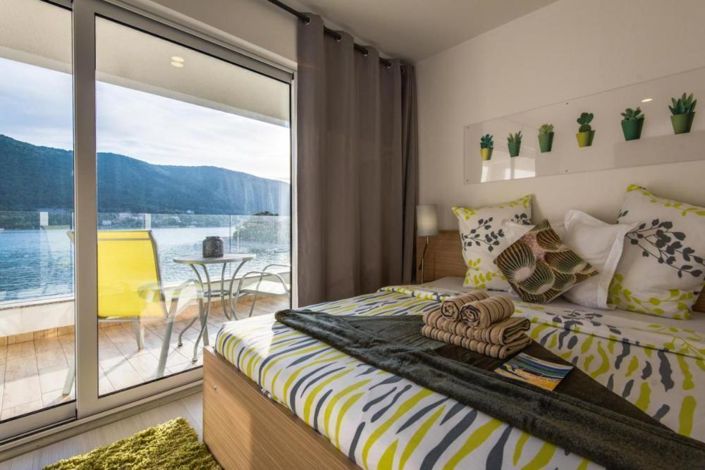 Image No.5-7 Bed Property for sale