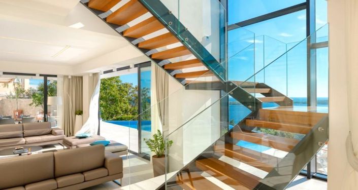 Image No.12-4 Bed Property for sale