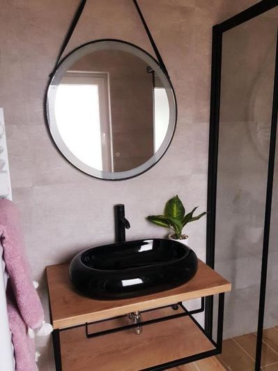 Image No.10-8 Bed Property for sale