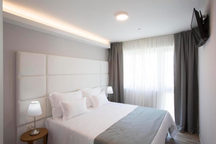 Image No.12-19 Bed Property for sale