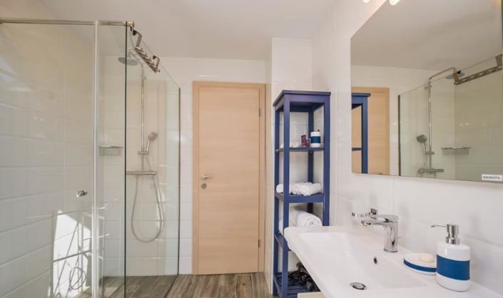 Image No.11-3 Bed Property for sale