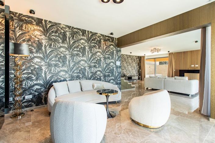 Image No.19-4 Bed Property for sale