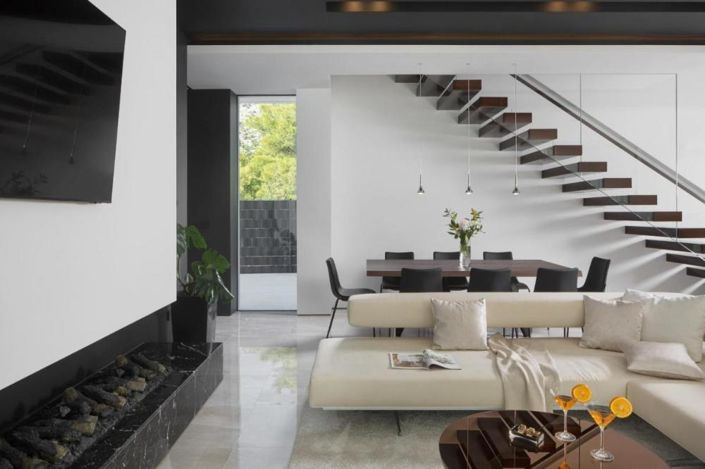 Image No.11-4 Bed Property for sale