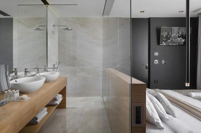 Image No.19-4 Bed Property for sale