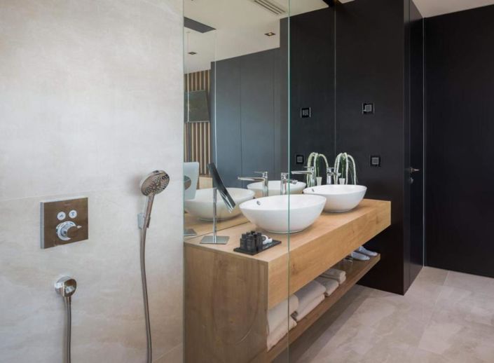 Image No.21-4 Bed Property for sale