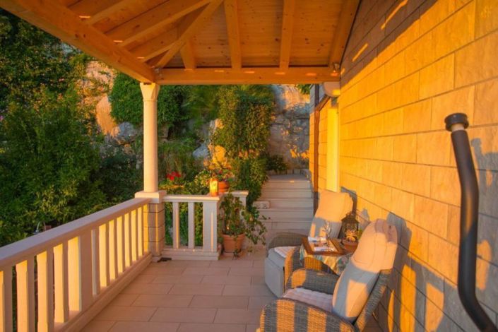 Image No.17-4 Bed Property for sale