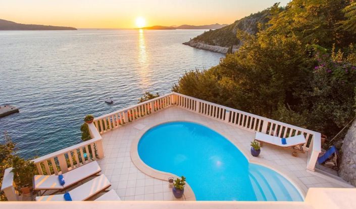 Image No.2-4 Bed Property for sale