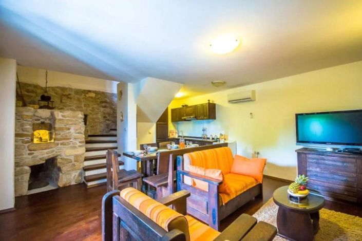 Image No.16-5 Bed Property for sale