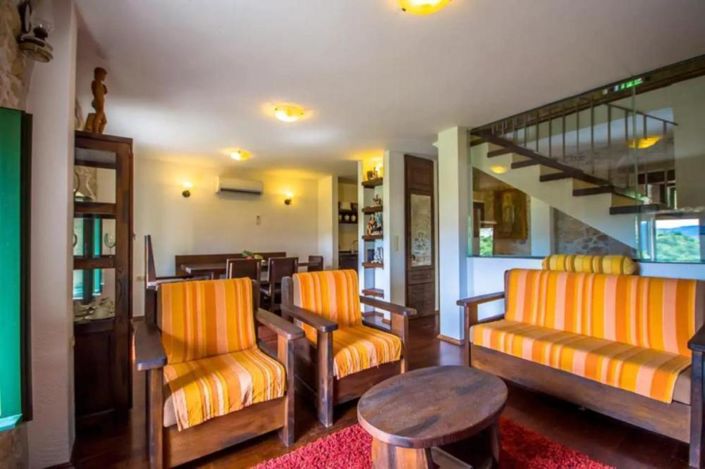 Image No.20-5 Bed Property for sale