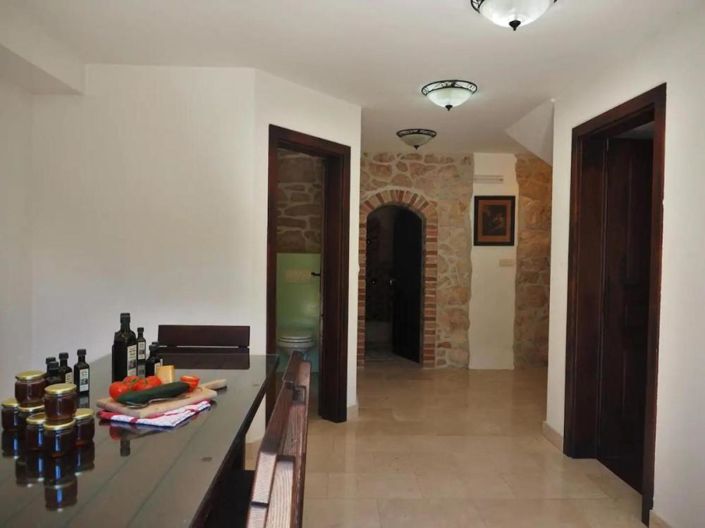 Image No.21-5 Bed Property for sale