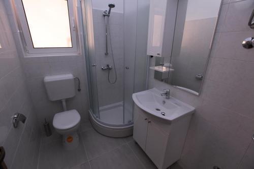 Image No.20-12 Bed Property for sale