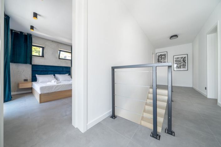 Image No.21-5 Bed Property for sale