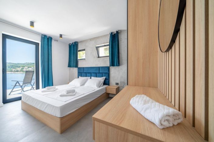 Image No.25-5 Bed Property for sale