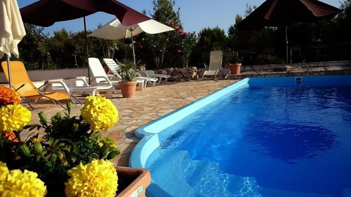 Image No.4-15 Bed Property for sale