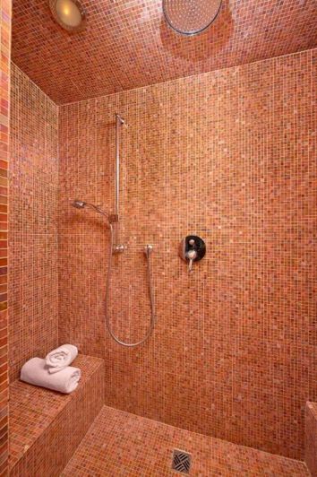 Image No.25-5 Bed Property for sale