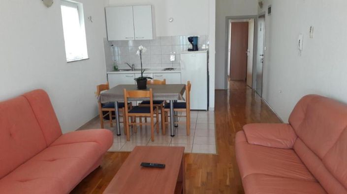 Image No.16-12 Bed Property for sale