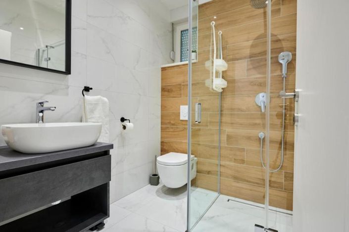 Image No.12-4 Bed Property for sale