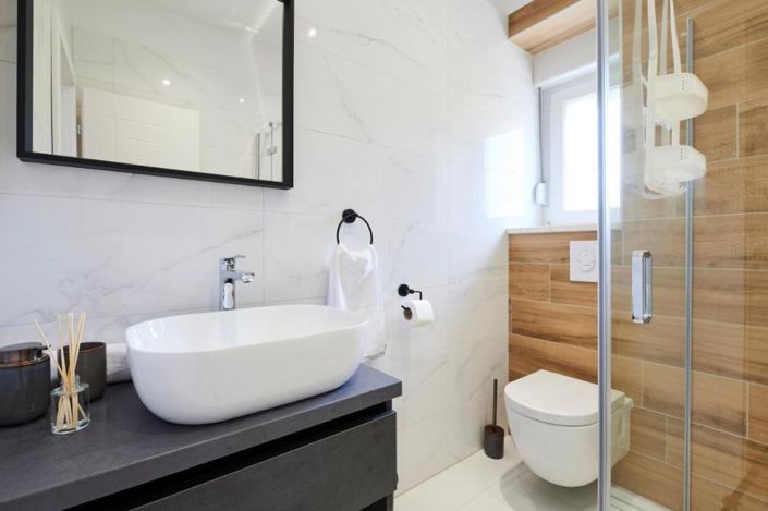 Image No.19-4 Bed Property for sale