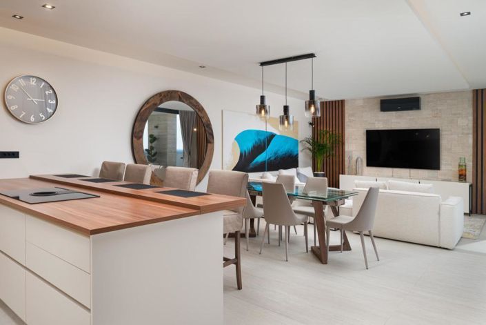 Image No.24-4 Bed Property for sale