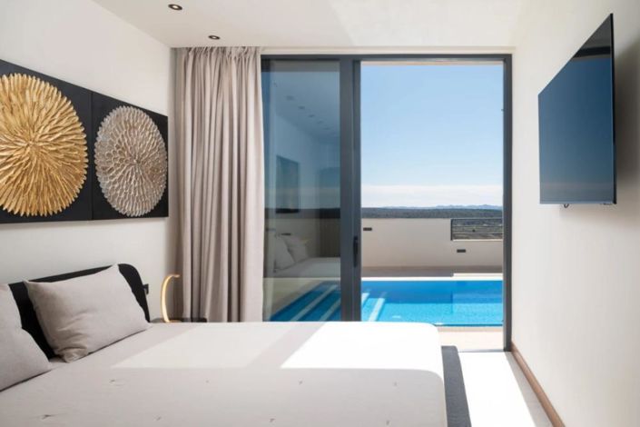 Image No.5-4 Bed Property for sale