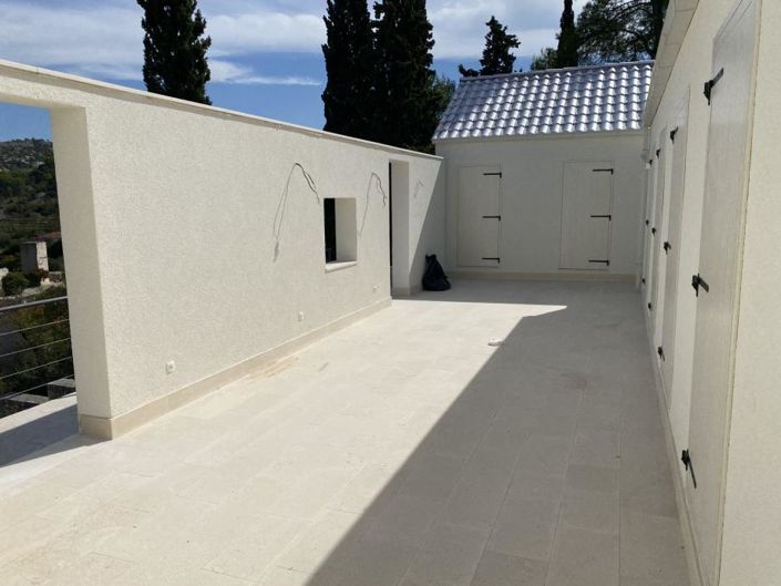 Image No.8-3 Bed Property for sale