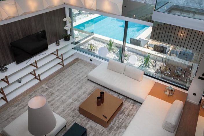 Image No.13-5 Bed Property for sale