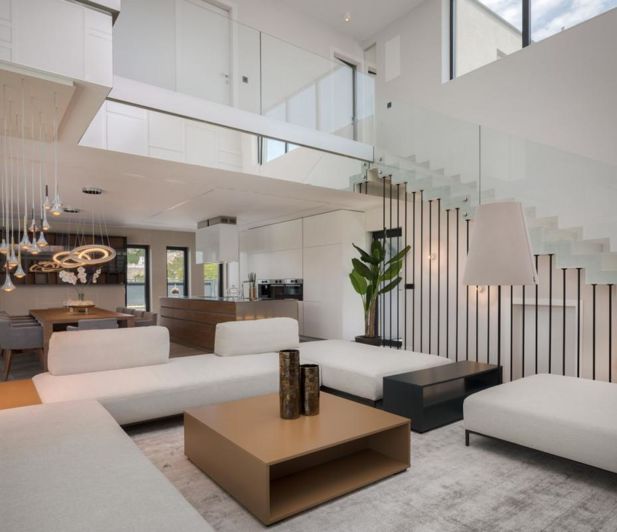 Image No.14-5 Bed Property for sale