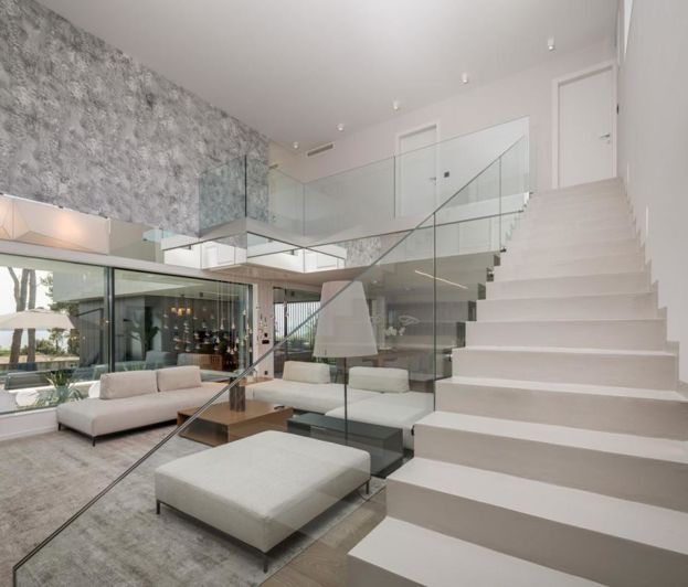 Image No.20-5 Bed Property for sale