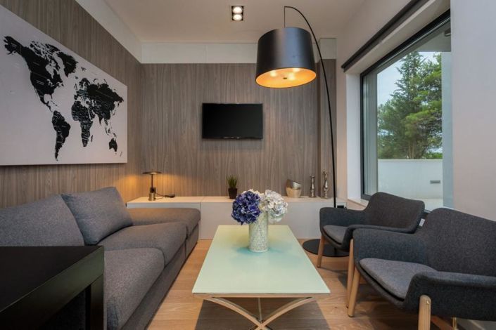 Image No.21-5 Bed Property for sale