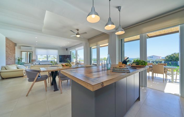 Image No.7-4 Bed Property for sale