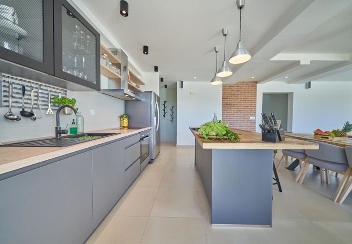 Image No.9-4 Bed Property for sale